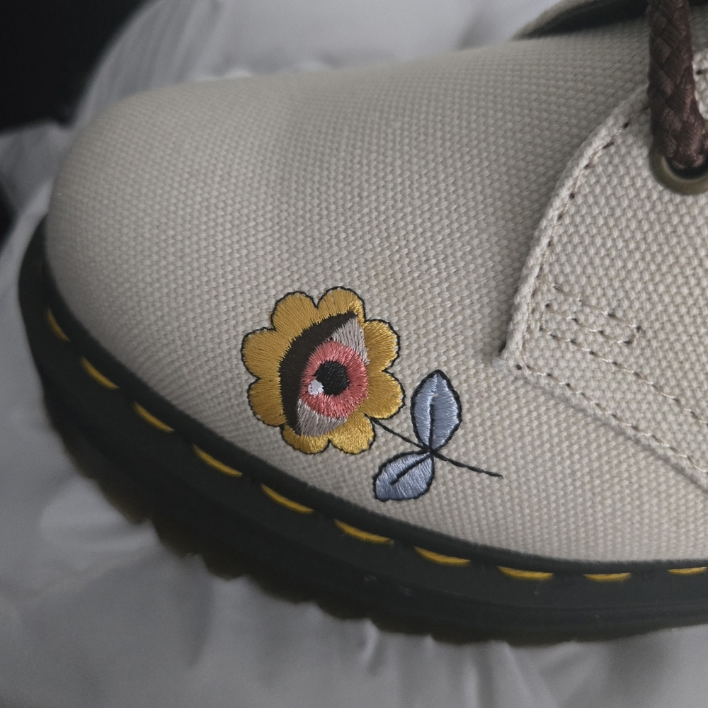 NWT. Dr Martens Canvas Embroidered Platform Oxfords -NO BOX - Picture 4 of 9
